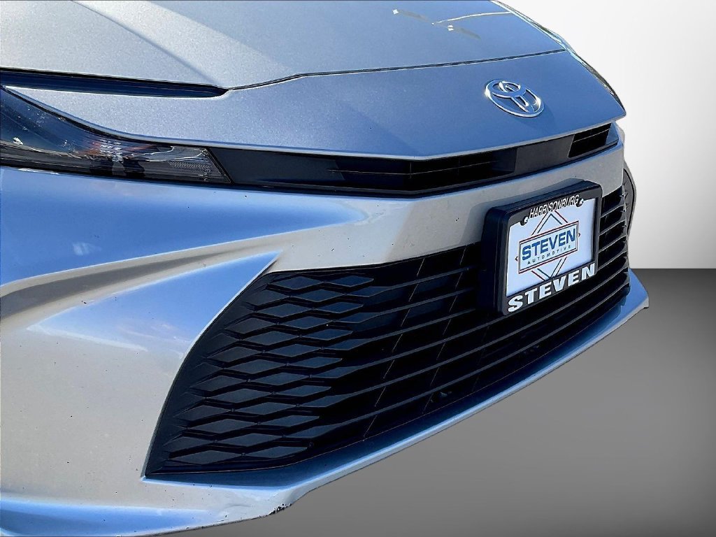 Used 2025 Toyota Camry LE FWD image 37
