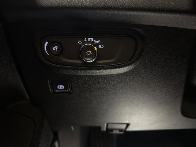 Used 2019 GMC Terrain SLE w/ Driver Convenience Package image 16