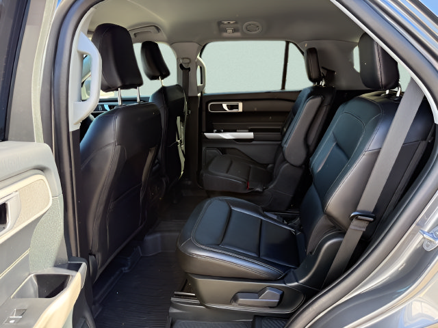 Certified 2023 Ford Explorer XLT w/ Equipment Group 202A AWD/4WD image 5