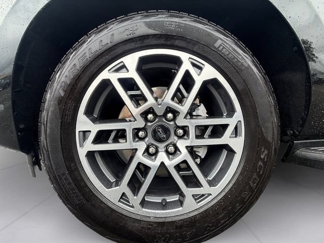 Certified 2025 Ford Expedition Active AWD/4WD image 9