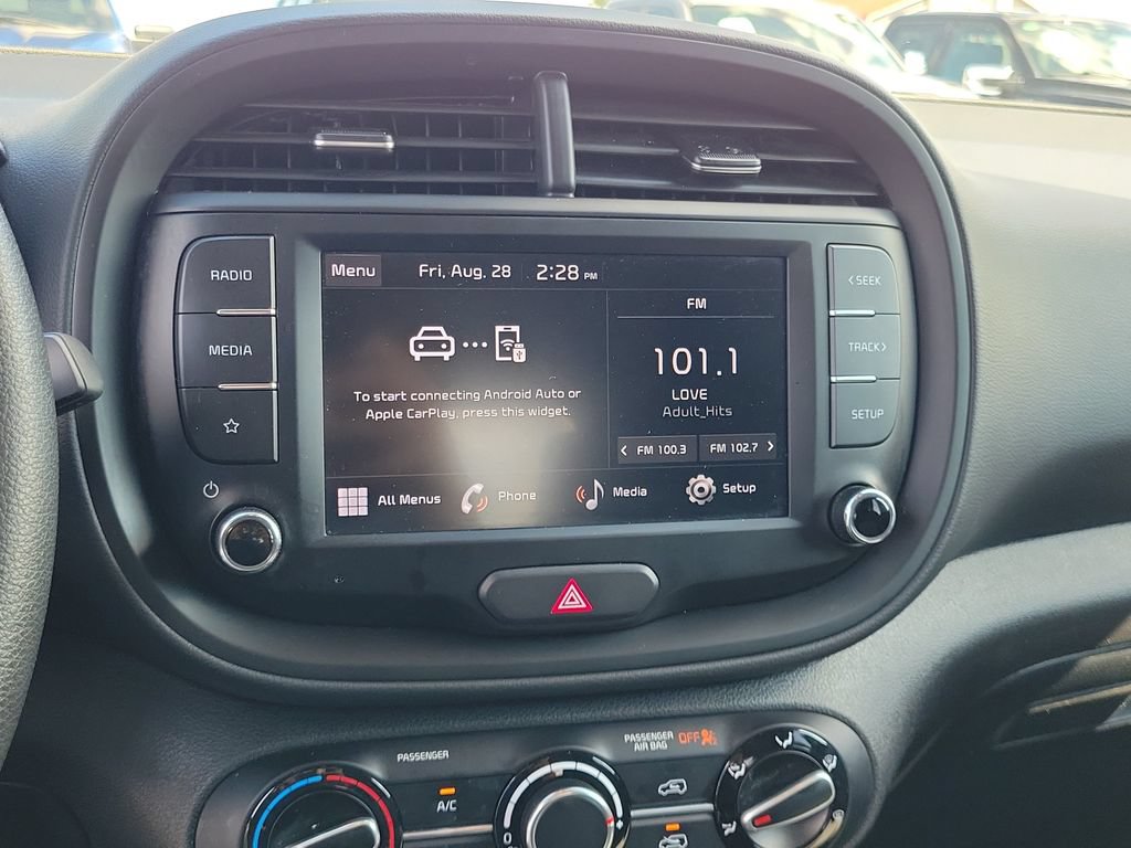 Used 2025 Kia Soul LX w/ LX Technology Package FWD image 27