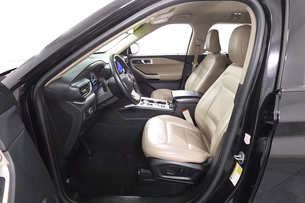 Certified 2023 Ford Explorer XLT w/ Equipment Group 202A image 10