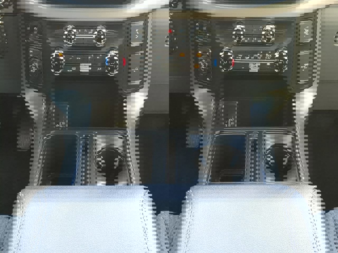 Certified 2025 Ford F150 XLT w/ Equipment Group 301A Standard image 17