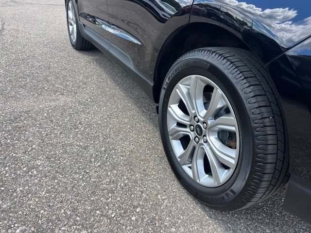 Certified 2023 Ford Edge Titanium w/ Equipment Group 301A AWD/4WD image 25