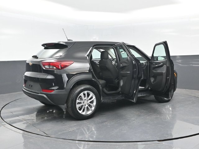 Used 2025 Chevrolet TrailBlazer LS w/ LS Confidence Package AWD/4WD image 29