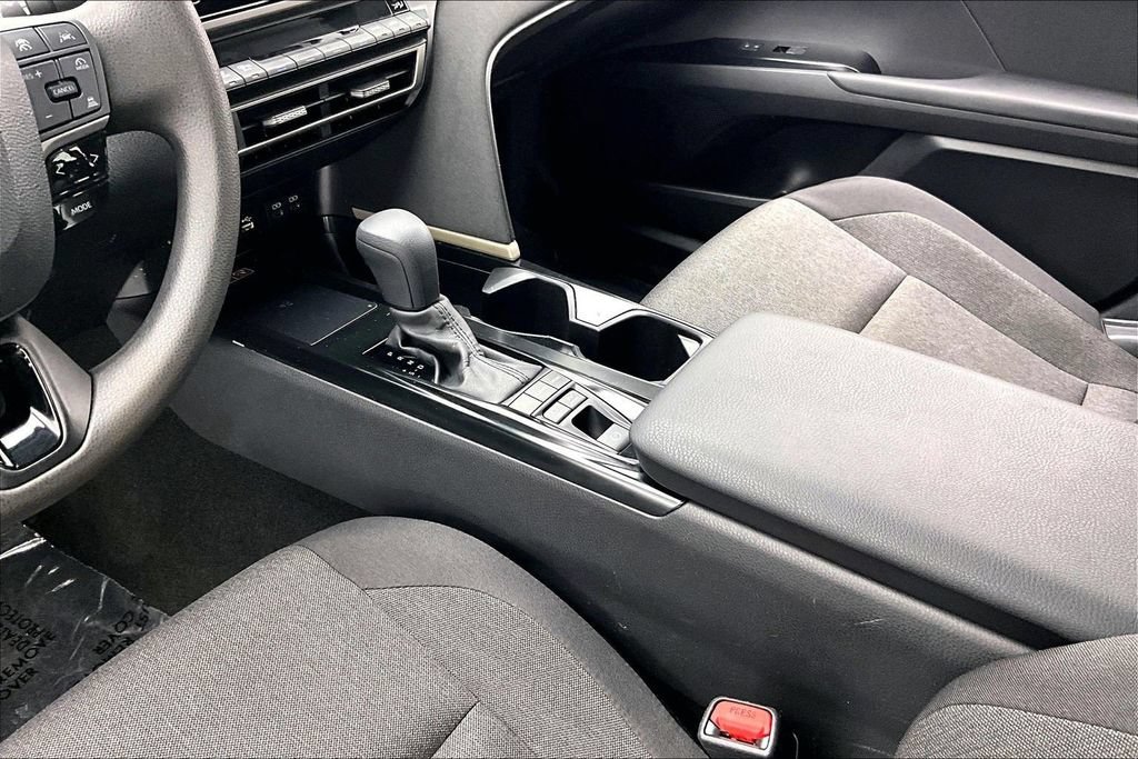 Used 2025 Toyota Camry LE FWD image 15