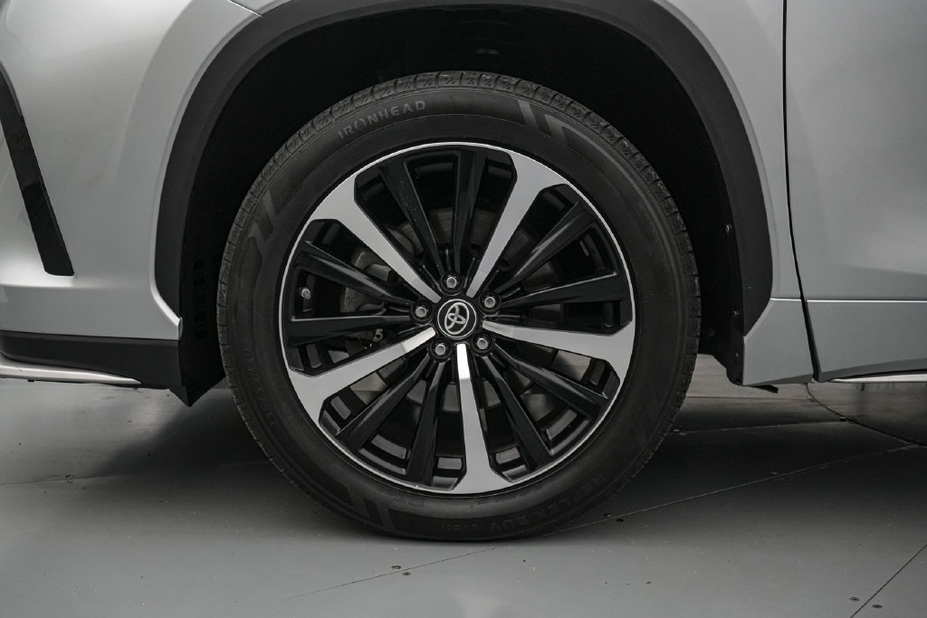 Used 2022 Toyota Highlander XSE AWD/4WD image 10