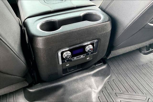 Used 2023 GMC Yukon SLT w/ SLT Premium Package AWD/4WD image 35