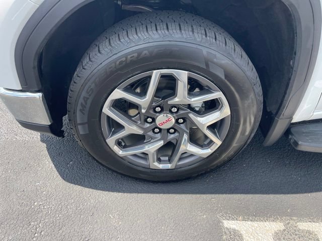 Used 2024 GMC Sierra 1500 SLT RWD image 3