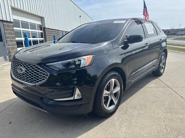 Certified 2024 Ford Edge SEL w/ Convenience Package AWD/4WD image 4