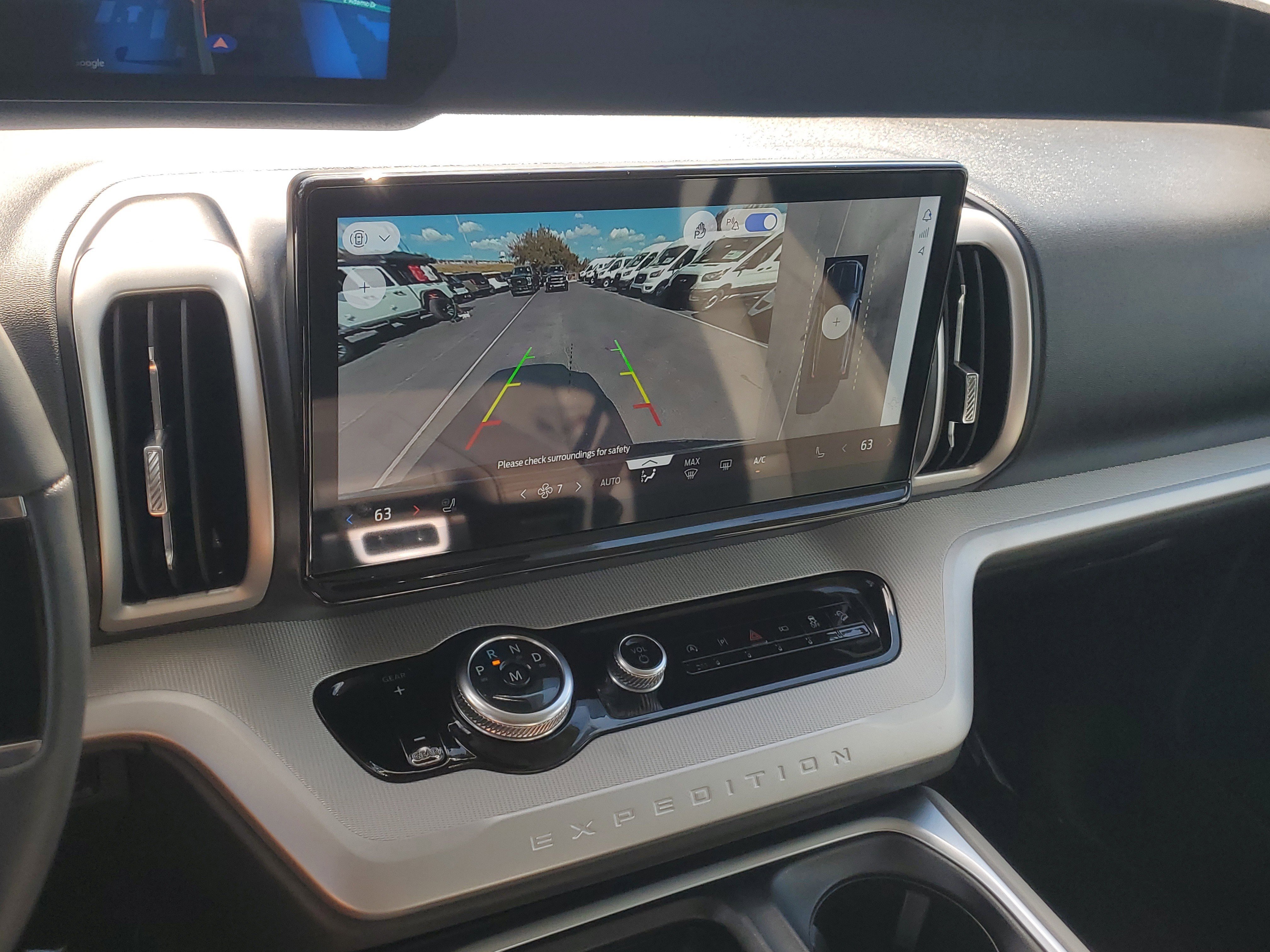 Certified 2025 Ford Expedition Active image 28