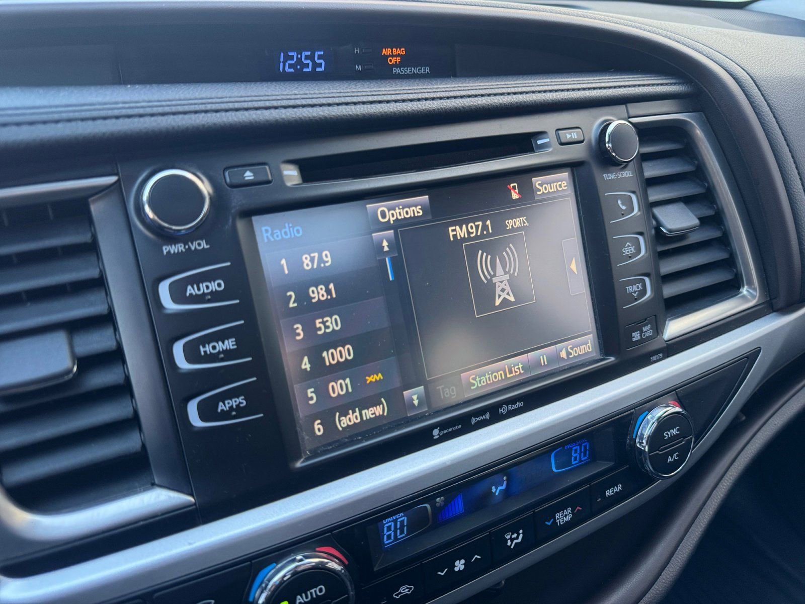 Used 2017 Toyota Highlander XLE image 29