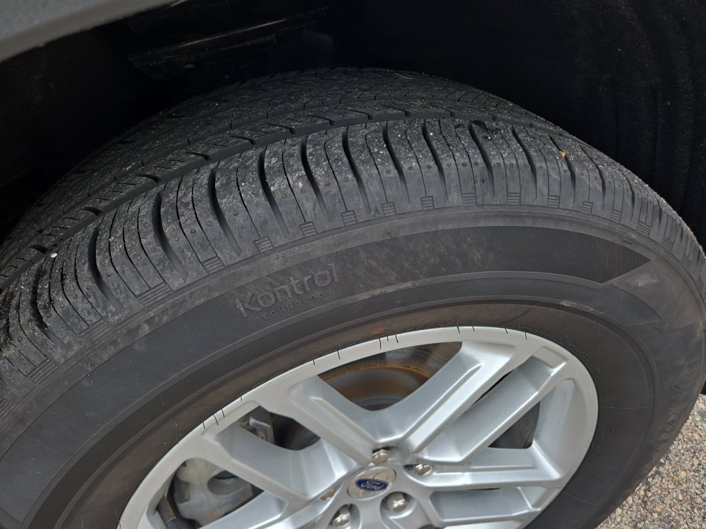 Certified 2025 Ford Explorer Active AWD/4WD image 21