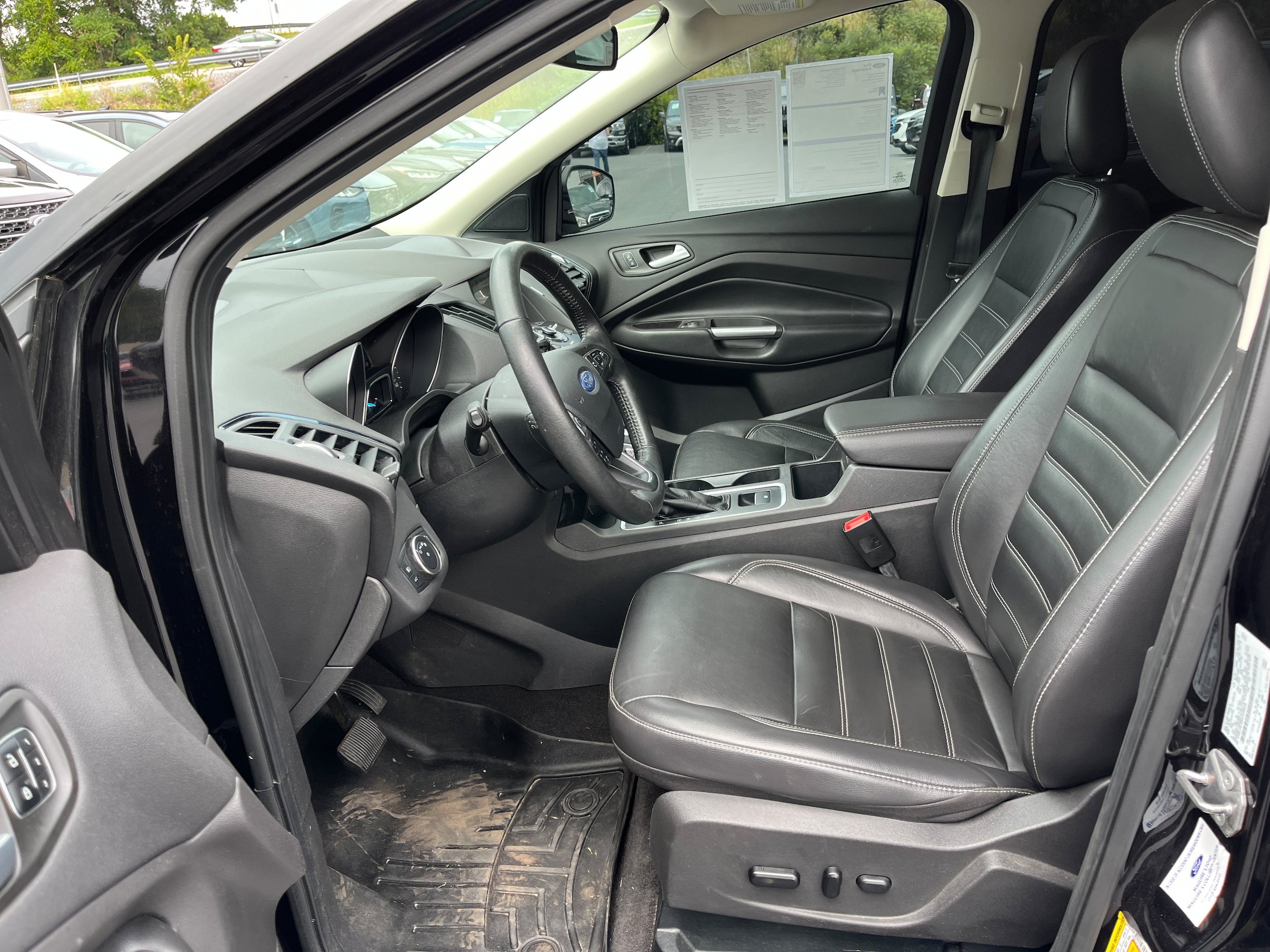 Certified 2019 Ford Escape Titanium AWD/4WD image 16