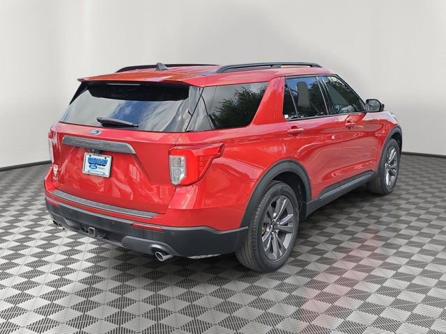 Certified 2023 Ford Explorer XLT w/ Equipment Group 202A image 4