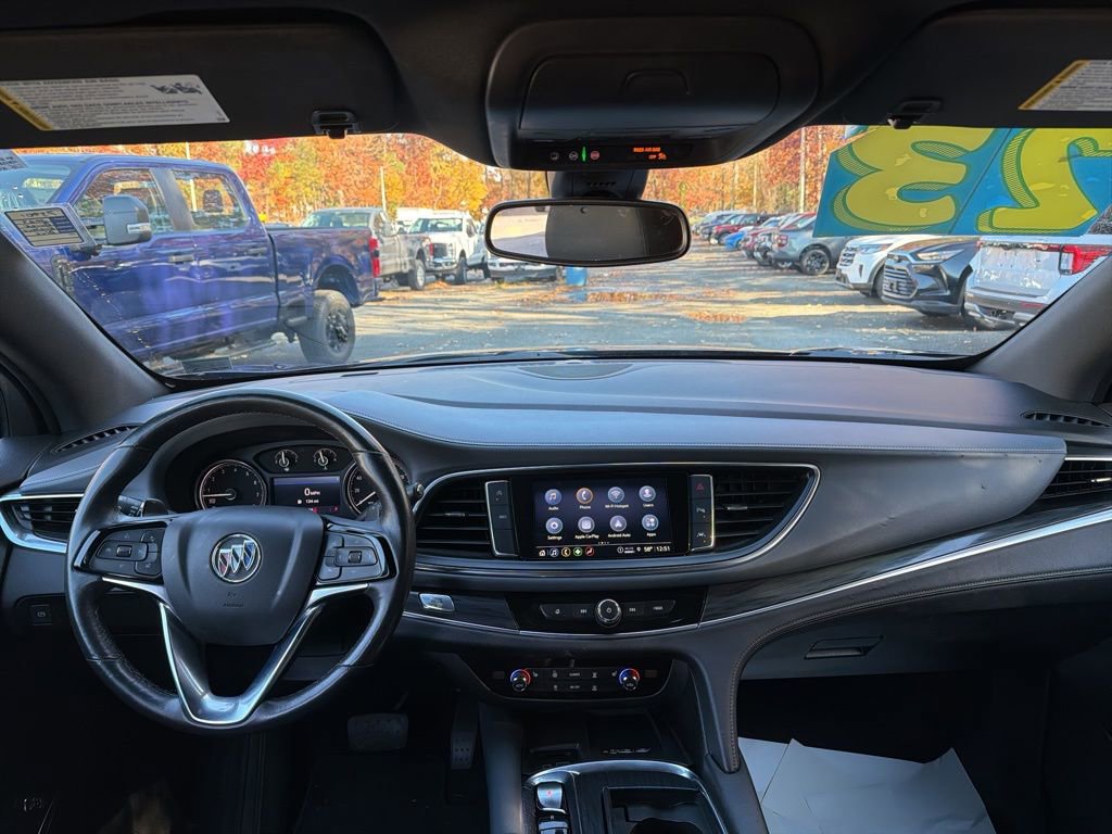 Used 2023 Buick Enclave Essence image 12
