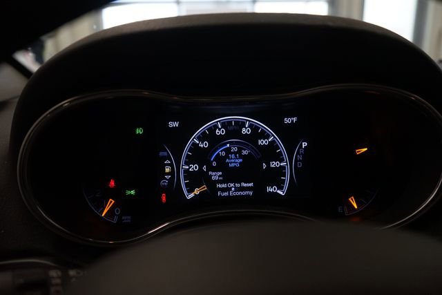 Used 2020 Jeep Grand Cherokee Limited w/ Luxury Group II image 20