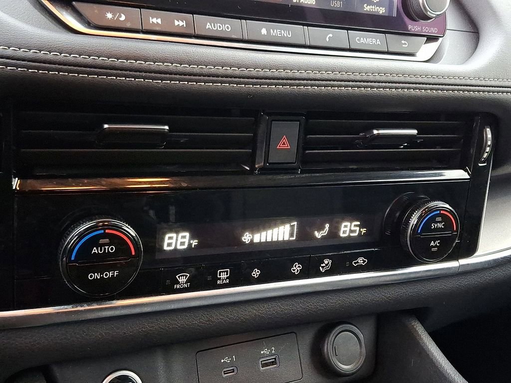 Used 2022 Nissan Rogue SV image 16