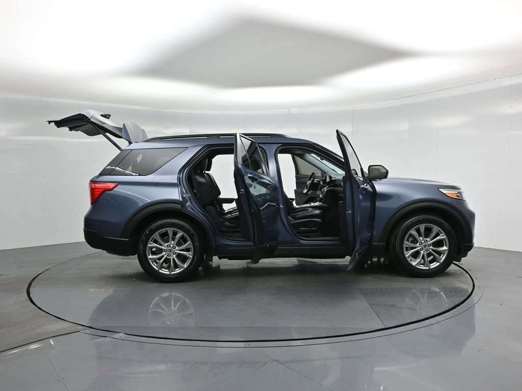 Certified 2021 Ford Explorer XLT w/ Equipment Group 202A image 34
