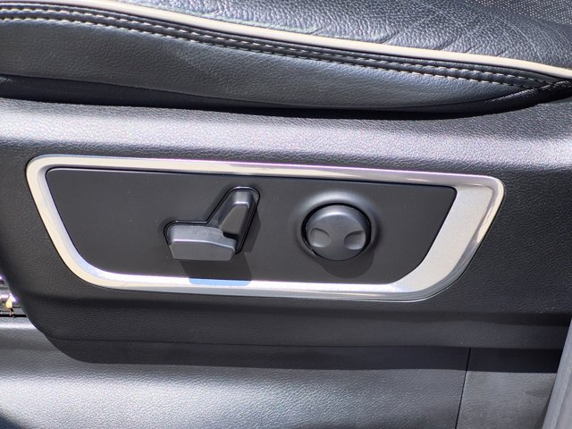 Used 2024 RAM 1500 Laramie AWD/4WD image 16