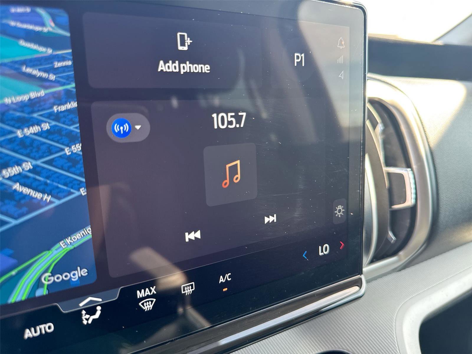 Certified 2025 Ford Expedition Active image 5