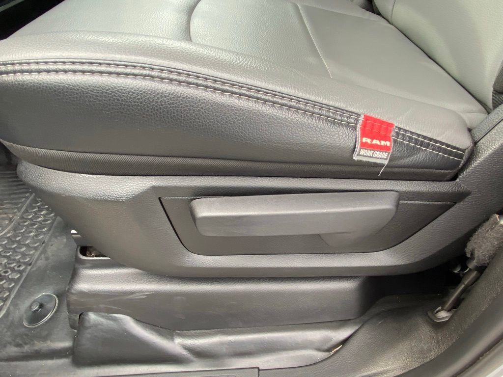 Used 2025 RAM 2500 Tradesman w/ Chrome Appearance Group AWD/4WD image 10
