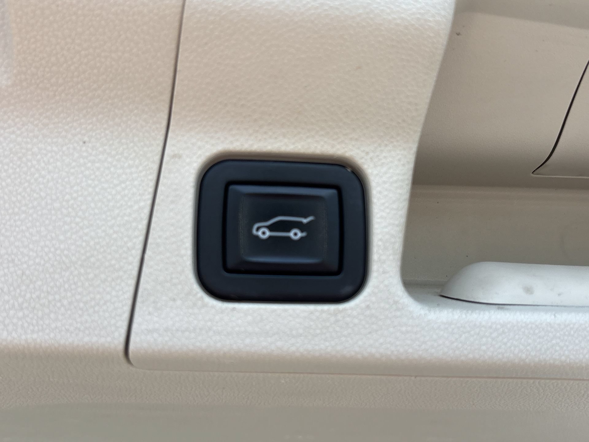 Used 2023 GMC Acadia Denali w/ Denali Ultimate Package FWD image 26