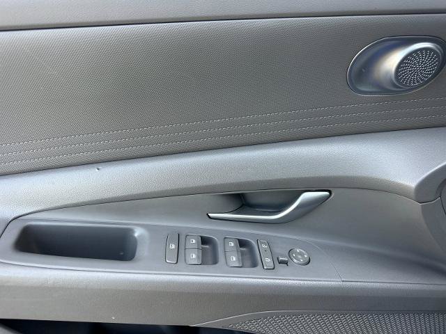 Used 2024 Hyundai Elantra SEL FWD image 10