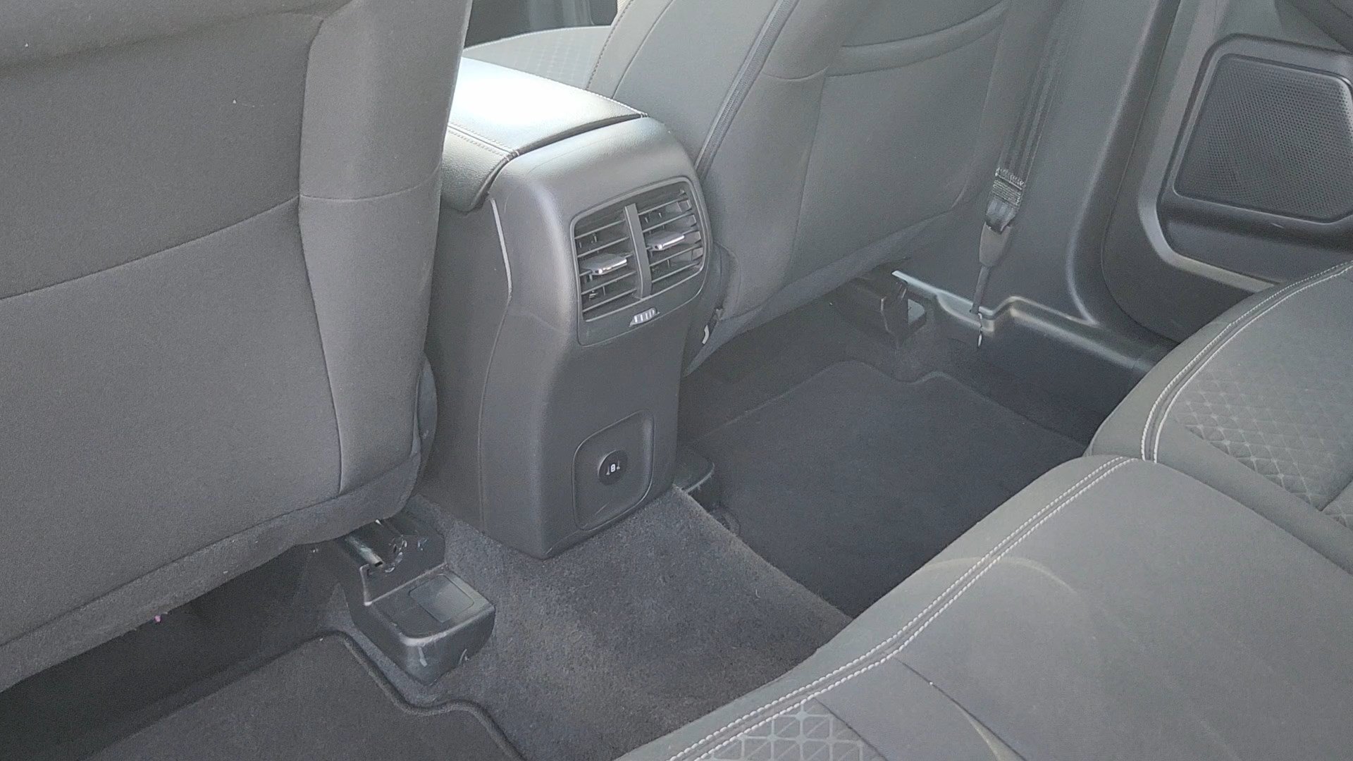 Certified 2024 Ford Escape Active AWD/4WD image 17
