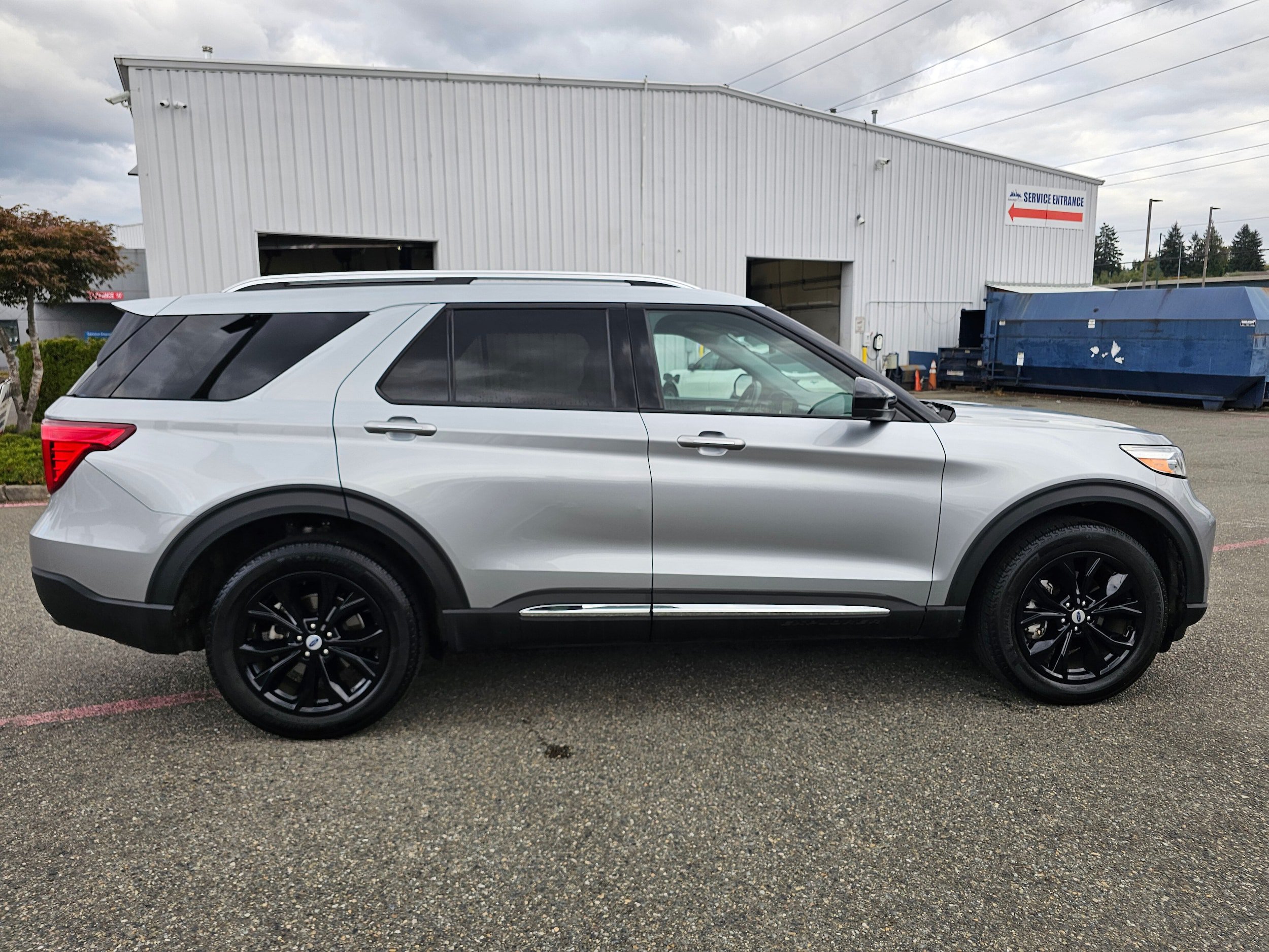 Certified 2023 Ford Explorer Limited AWD/4WD image 4