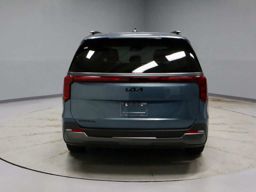 Used 2026 Kia Carnival SX w/ SX Dark Edition Package FWD image 12