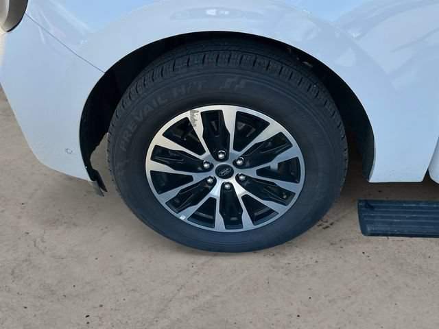 Certified 2025 Ford Expedition Platinum AWD/4WD image 10