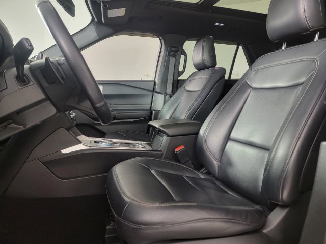 Certified 2020 Ford Explorer XLT w/ Equipment Group 202A AWD/4WD image 13