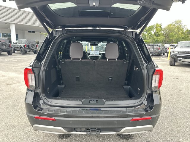 Certified 2025 Ford Explorer Platinum RWD image 26