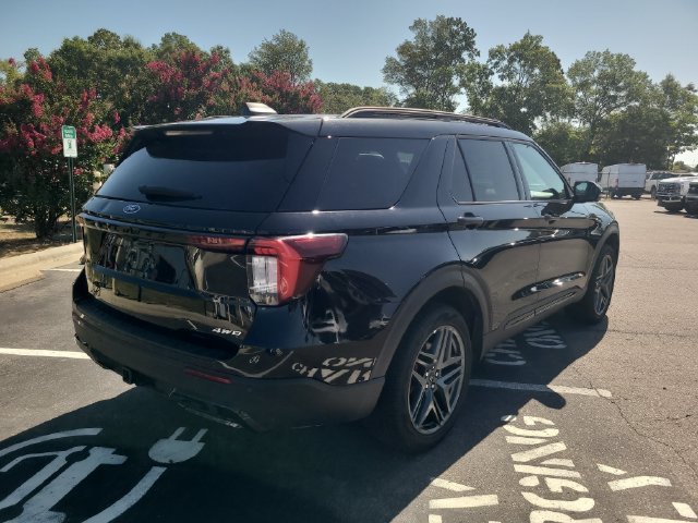 Certified 2025 Ford Explorer ST-Line w/ ST-Line Street Pack AWD/4WD image 5