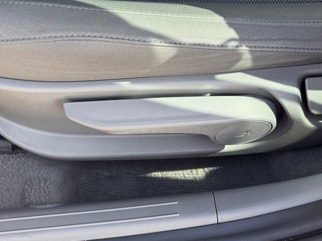 Used 2024 Hyundai Elantra SE FWD image 18