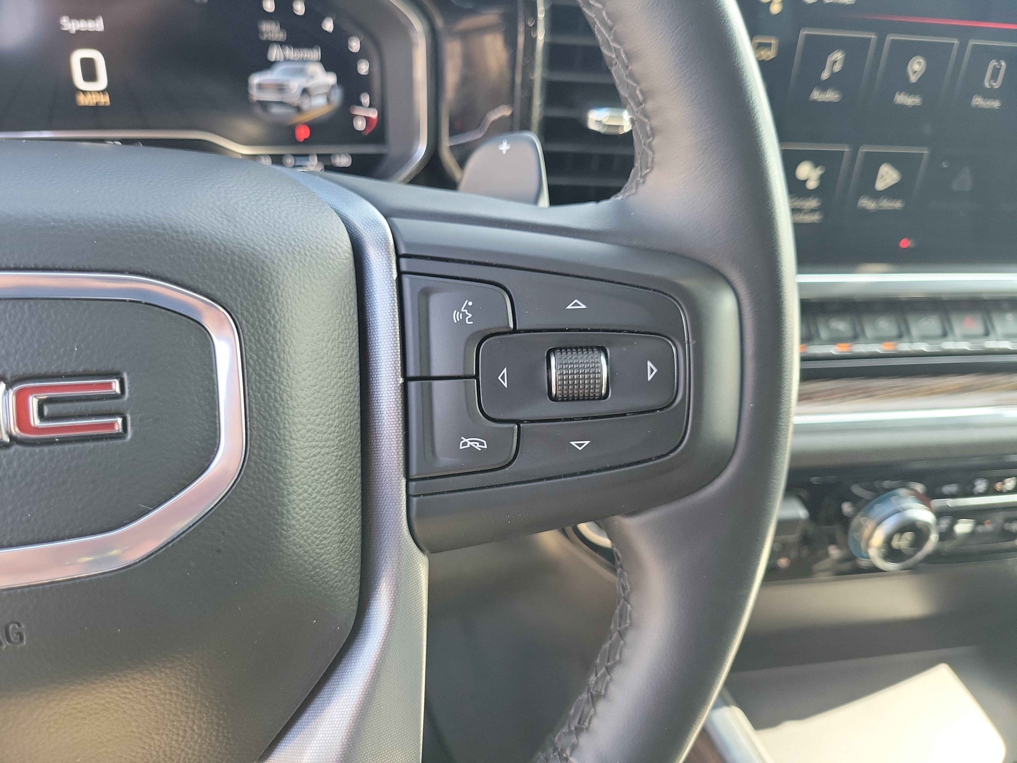 Used 2024 GMC Sierra 1500 Elevation w/ Elevation Premium Package RWD image 7