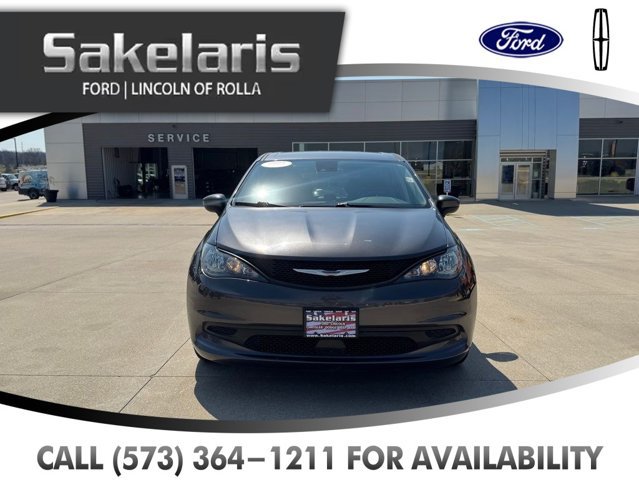 Used 2023 Chrysler Voyager LX FWD image 2