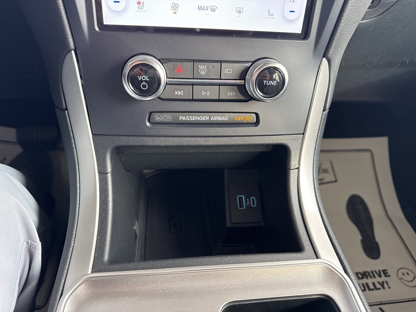 Certified 2024 Ford Edge SEL w/ Convenience Package image 30