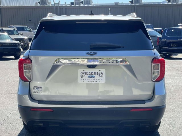 Certified 2023 Ford Explorer XLT RWD image 5