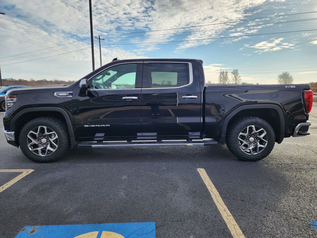 Used 2022 GMC Sierra 1500 SLT w/ SLT Premium Plus Package image 5