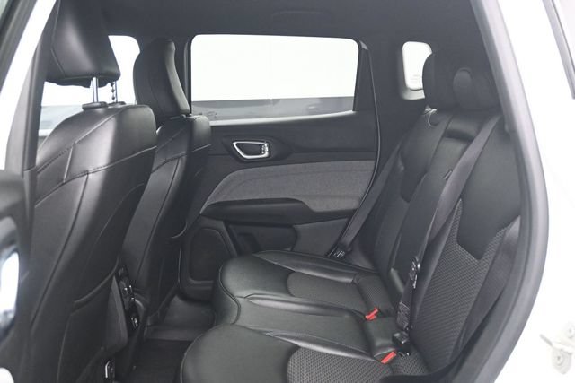 Used 2024 Jeep Compass Latitude AWD/4WD image 5