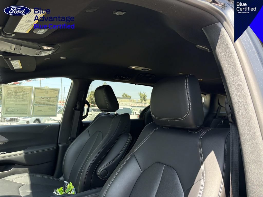 Used 2026 Chrysler Pacifica Select FWD image 18