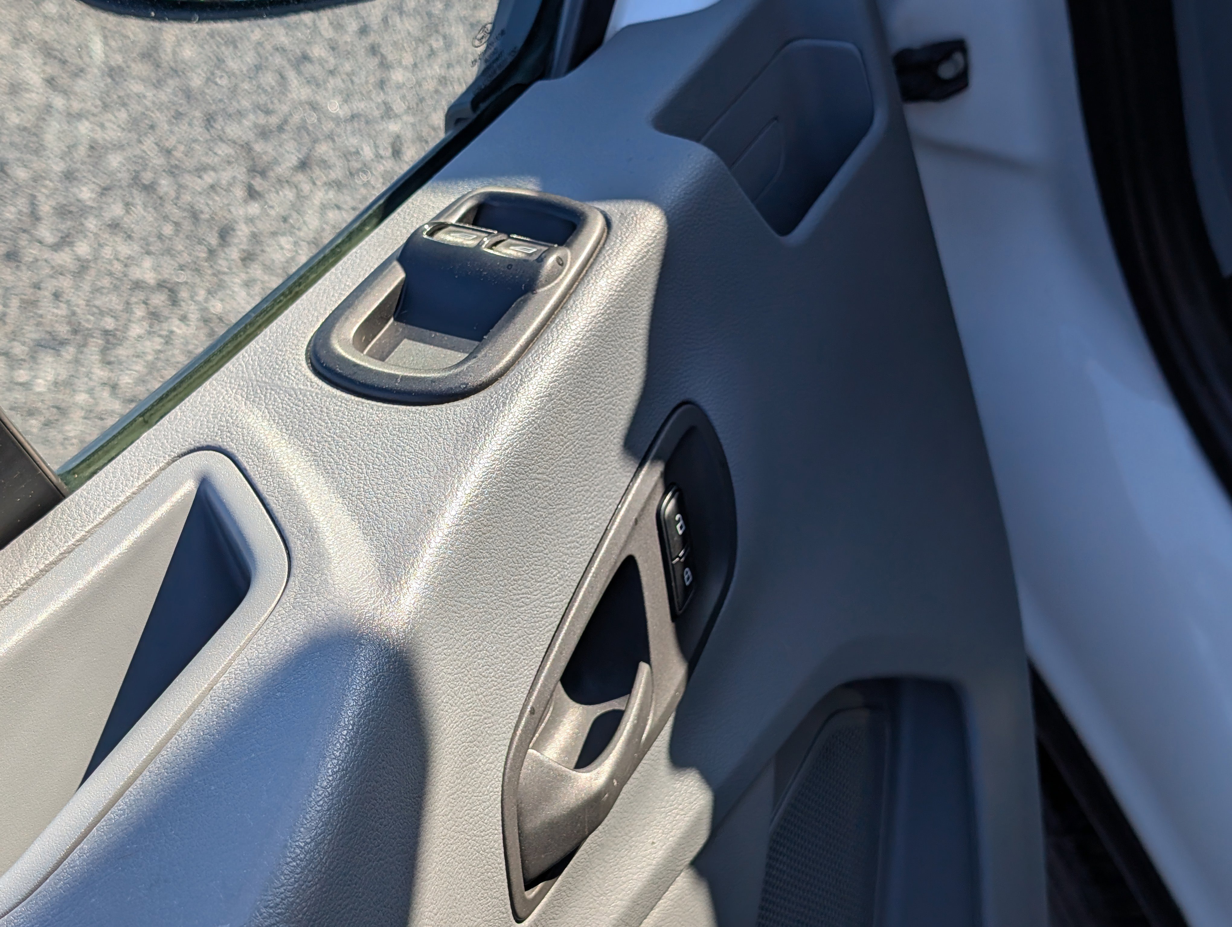 Certified 2019 Ford Transit 250 130 Low Roof image 17