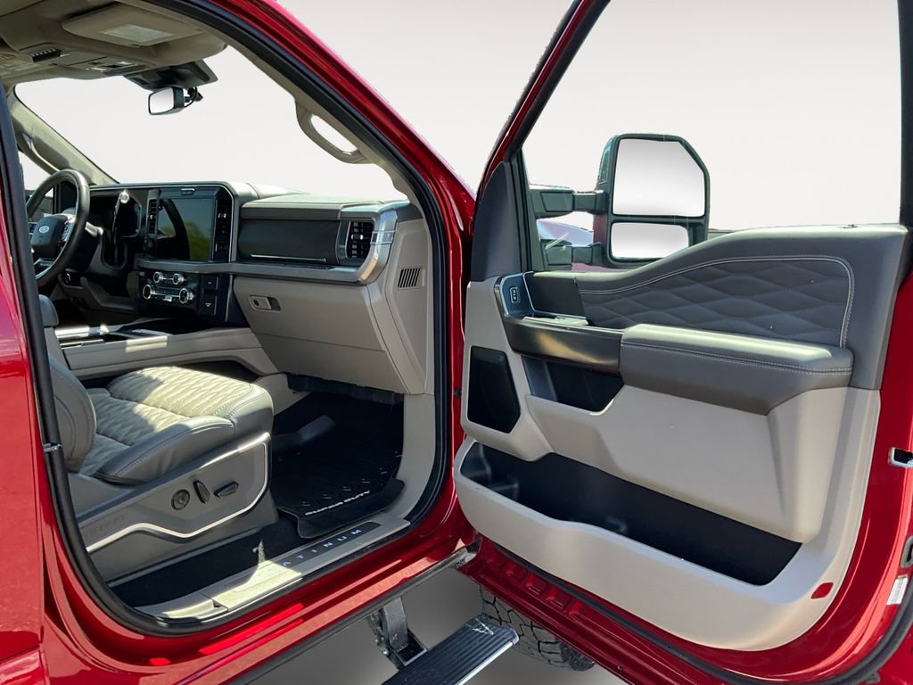 Certified 2025 Ford F350 Platinum w/ Platinum Plus Package AWD/4WD image 9