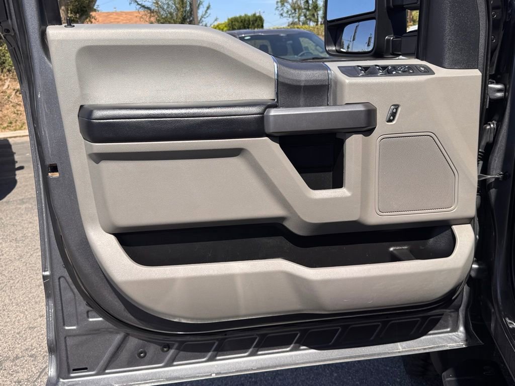 Certified 2022 Ford F450 XLT w/ XLT Value Package image 16