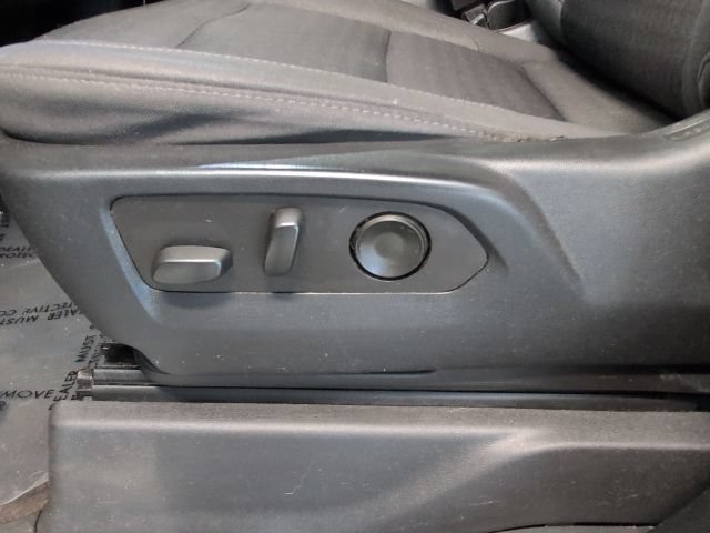 Used 2022 Chevrolet Silverado 1500 LT AWD/4WD image 11