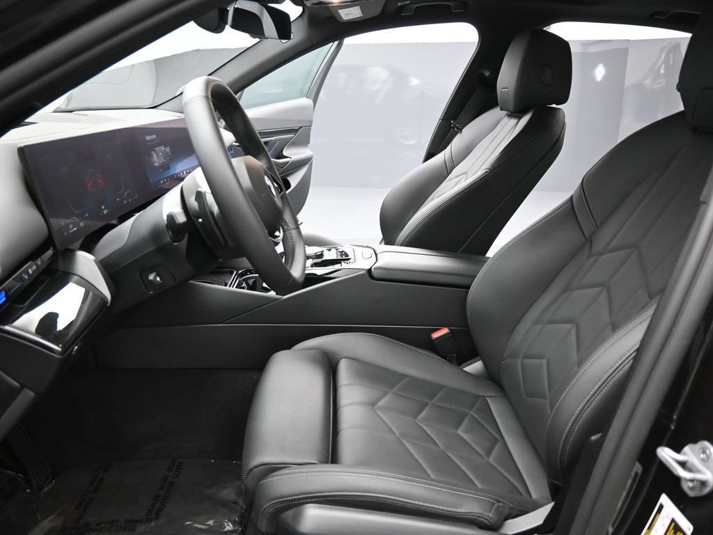 Used 2025 BMW 530i image 37