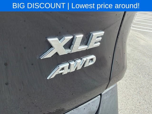 Used 2019 Toyota RAV4 XLE w/ Carpet Mat Package AWD/4WD image 11