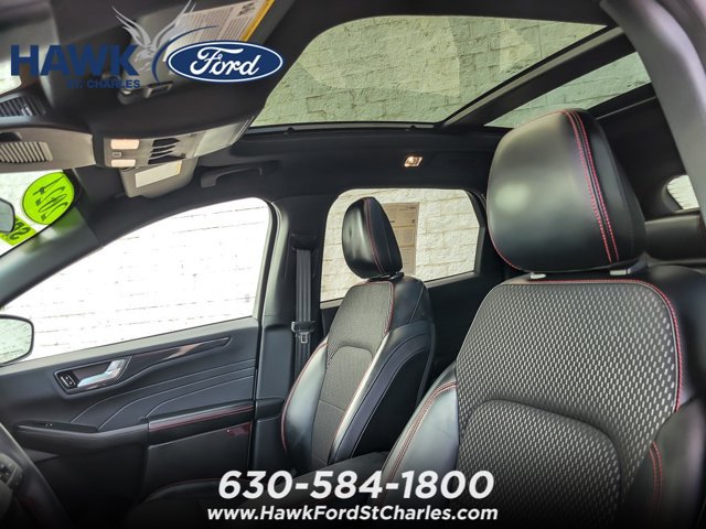 Certified 2024 Ford Escape ST-Line w/ Tech Pack #1 AWD/4WD image 9